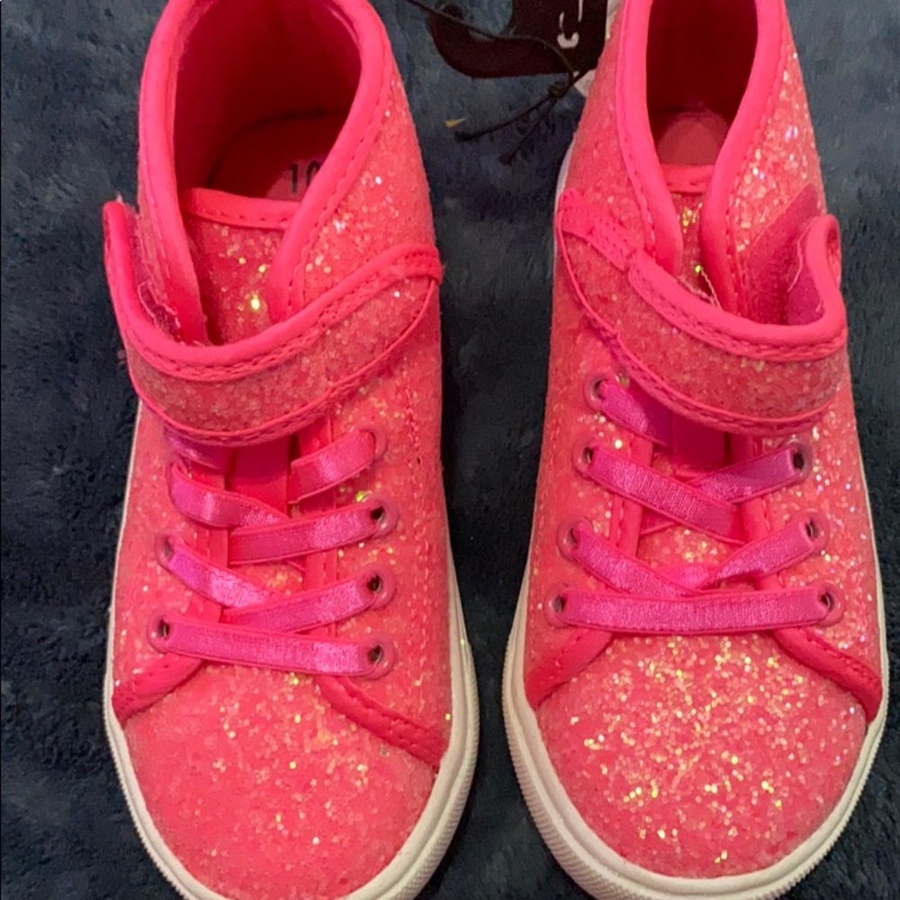 Girls shoes